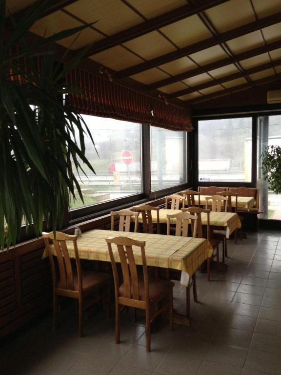 Panorama Panzio Bed & Breakfast Tatabanya Ngoại thất bức ảnh