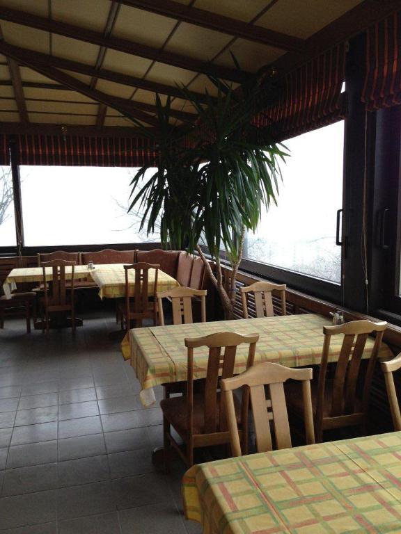 Panorama Panzio Bed & Breakfast Tatabanya Ngoại thất bức ảnh